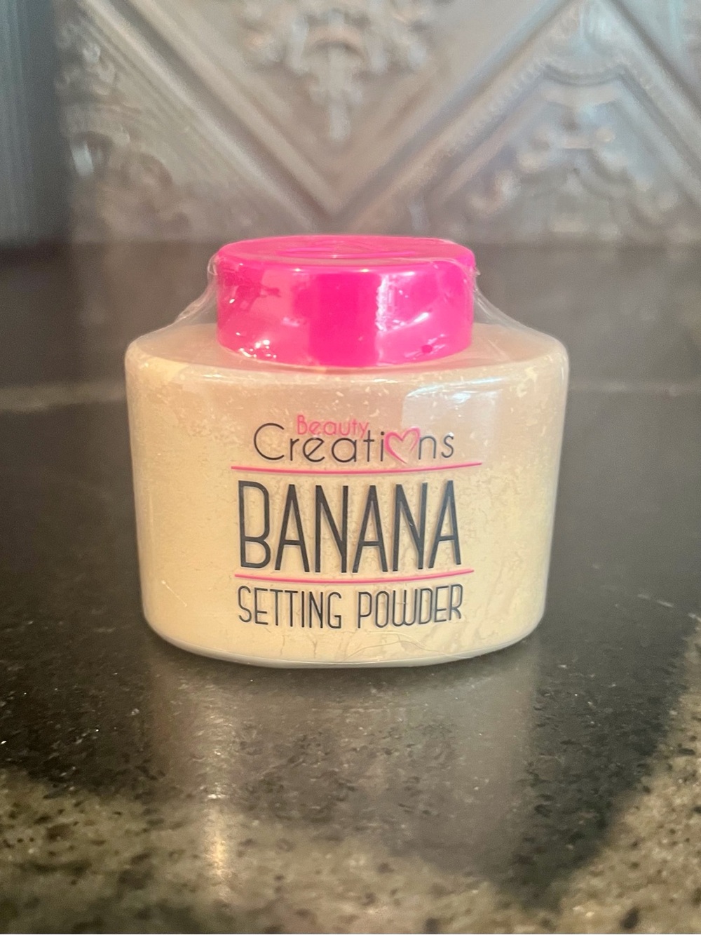 Beauty Creations Banana Setting Powder - Hot Pink Cap